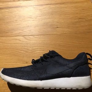 Navy Blue Nike Roshe